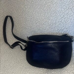 Elegant Navy Blue Genuine Italian Leather Crossbody Bag